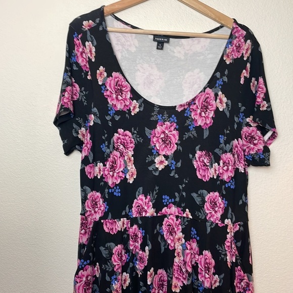 Torrid Women’s Mini Studio Luxe Floral Printed Ponte Knit Mini Dress Size 1X - Picture 2 of 13